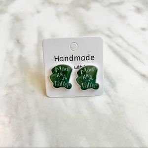 🎉 New Handmade Mad Hatter Alice in Wonderland Stud Earrings